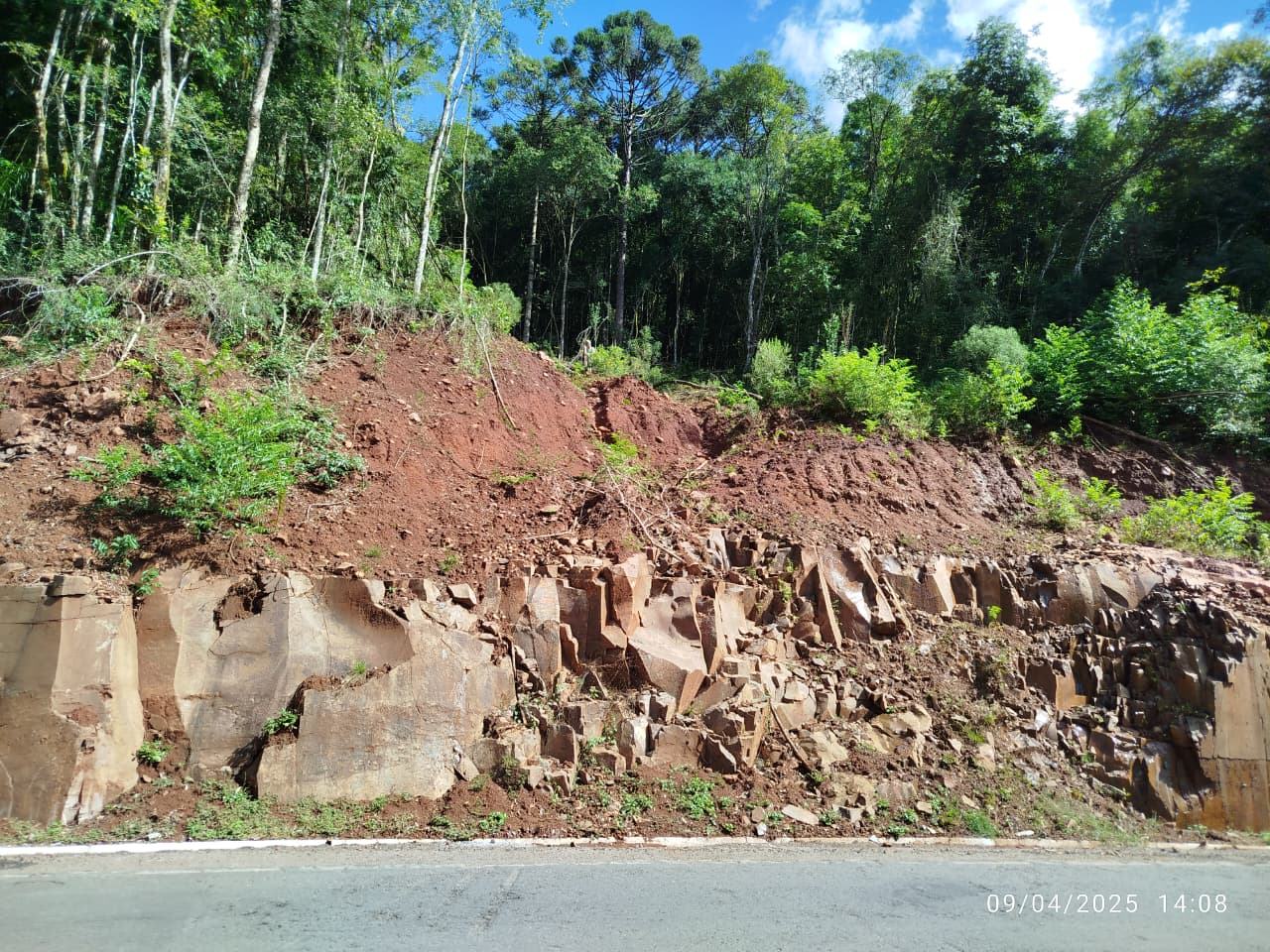Avaliação de riscos geológicos e geotécnicos em campo - foto 3