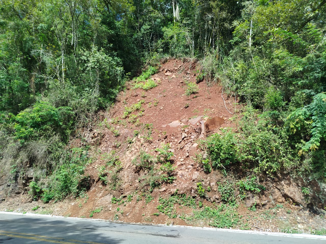 Avaliação de riscos geológicos e geotécnicos em campo - foto 8