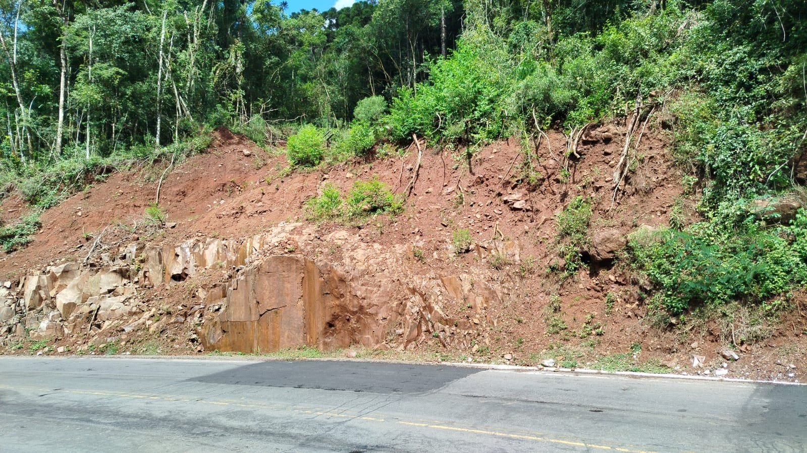 Avaliação de riscos geológicos e geotécnicos em campo - foto 6